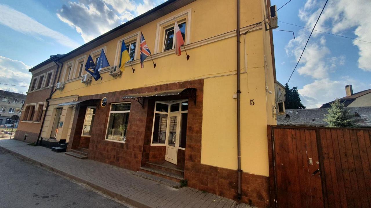 Мандри Хостел Uzhhorod Exterior photo