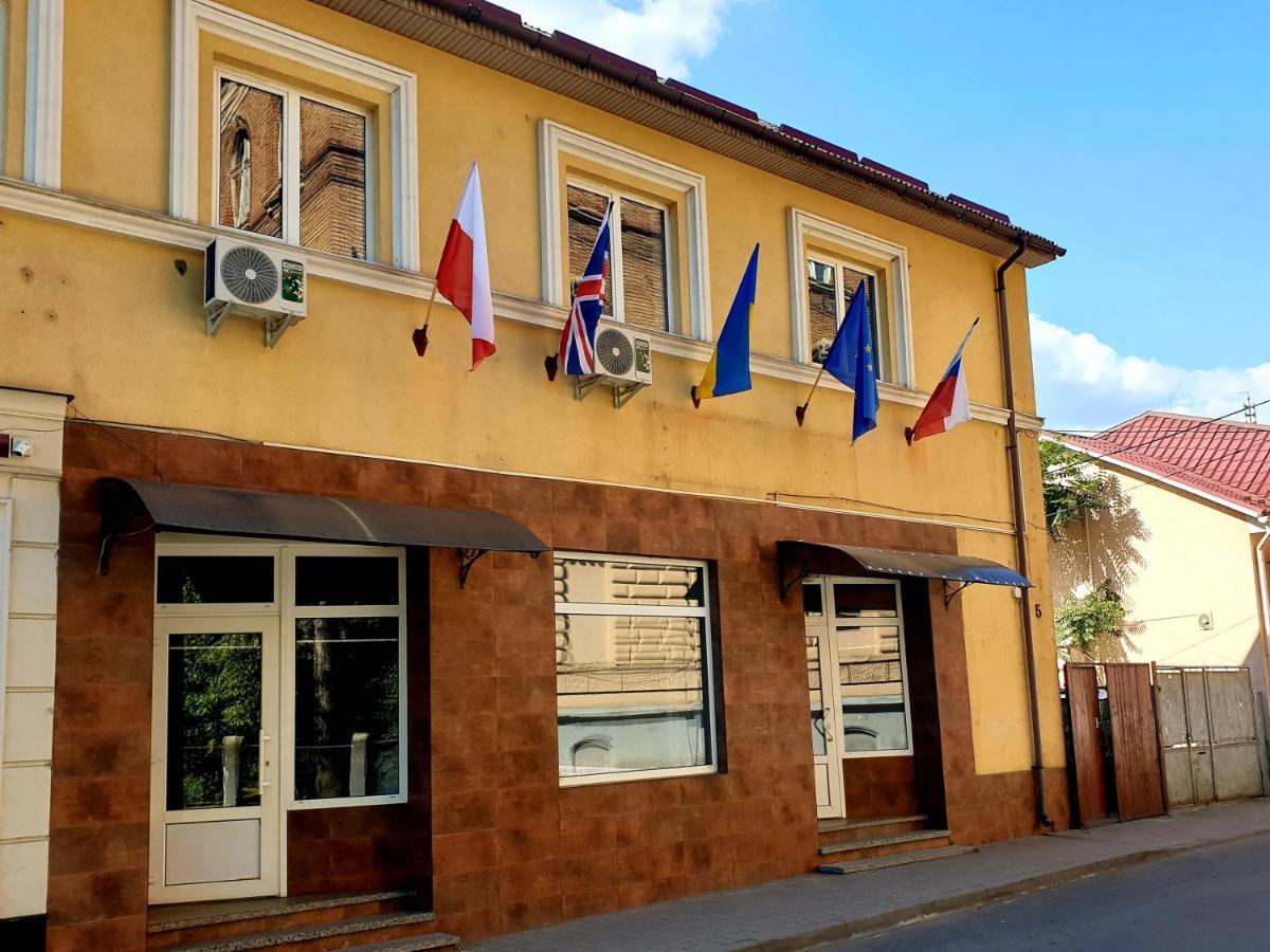 Мандри Хостел Uzhhorod Exterior photo